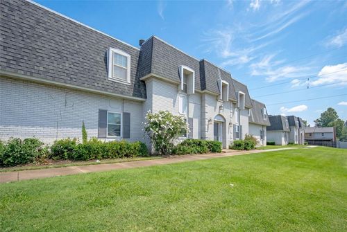 b-11417 N May Ave, Oklahoma City, OK, 73120-5824 | Card Image