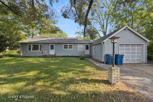 901 Krage Dr, Addison, IL, 60101-4120 | Card Image