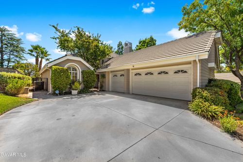 26065 Bellis Dr, Santa Clarita, CA, 91355-2032 | Card Image