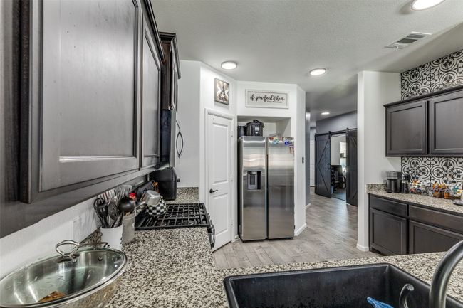 8305 Artesian Springs Dr, House other with 4 bedrooms, 2 bathrooms and null parking in Fort Worth TX | Image 9