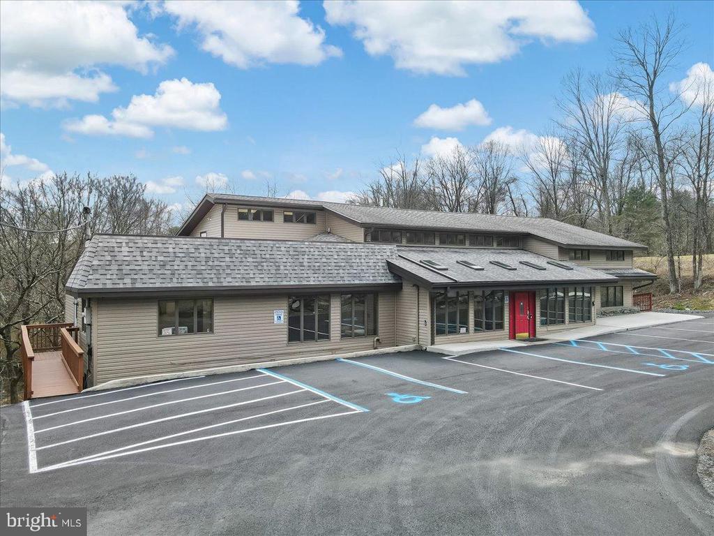 Commercial Sale in DINGMANS FERRY 2