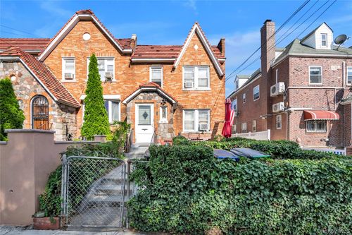 54-55 65th Place, New York, NY, 11378 | Card Image
