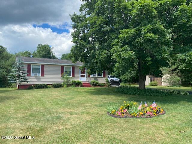 Waller Rd, Gansevoort, NY 12831