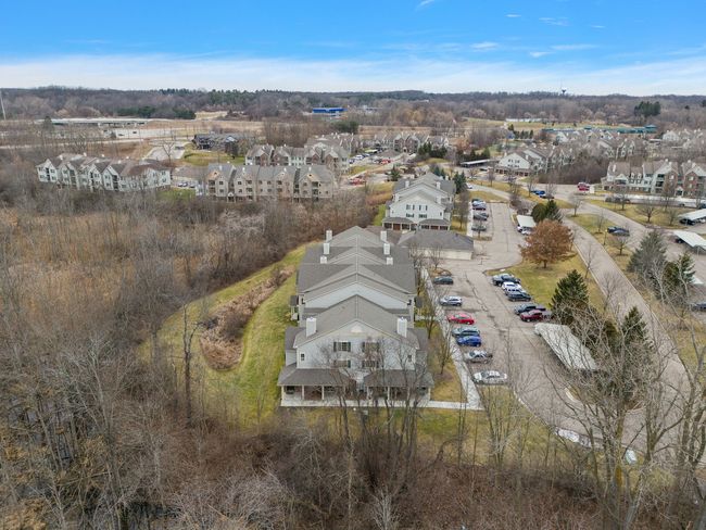 12303 Pinehurst Ln, Condo with 2 bedrooms, 2 bathrooms and null parking in Grand Blanc MI | Image 42