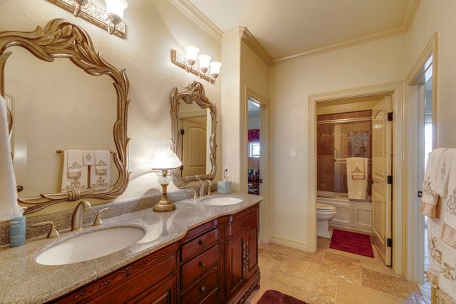 725 Locust Dr, House other with 5 bedrooms, 6 bathrooms and null parking in Oak Leaf TX | Image 26