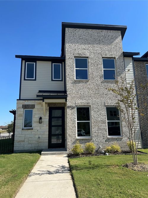 8926 Lowell St, Rowlett, TX, 75089-1283 | Card Image