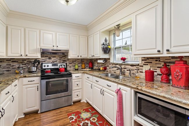 245 N Clover St, House other with 3 bedrooms, 2 bathrooms and null parking in Bridge City TX | Image 10