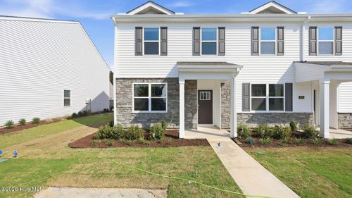2039 Clock Rd, New Bern, NC, 28562-1401 | Card Image