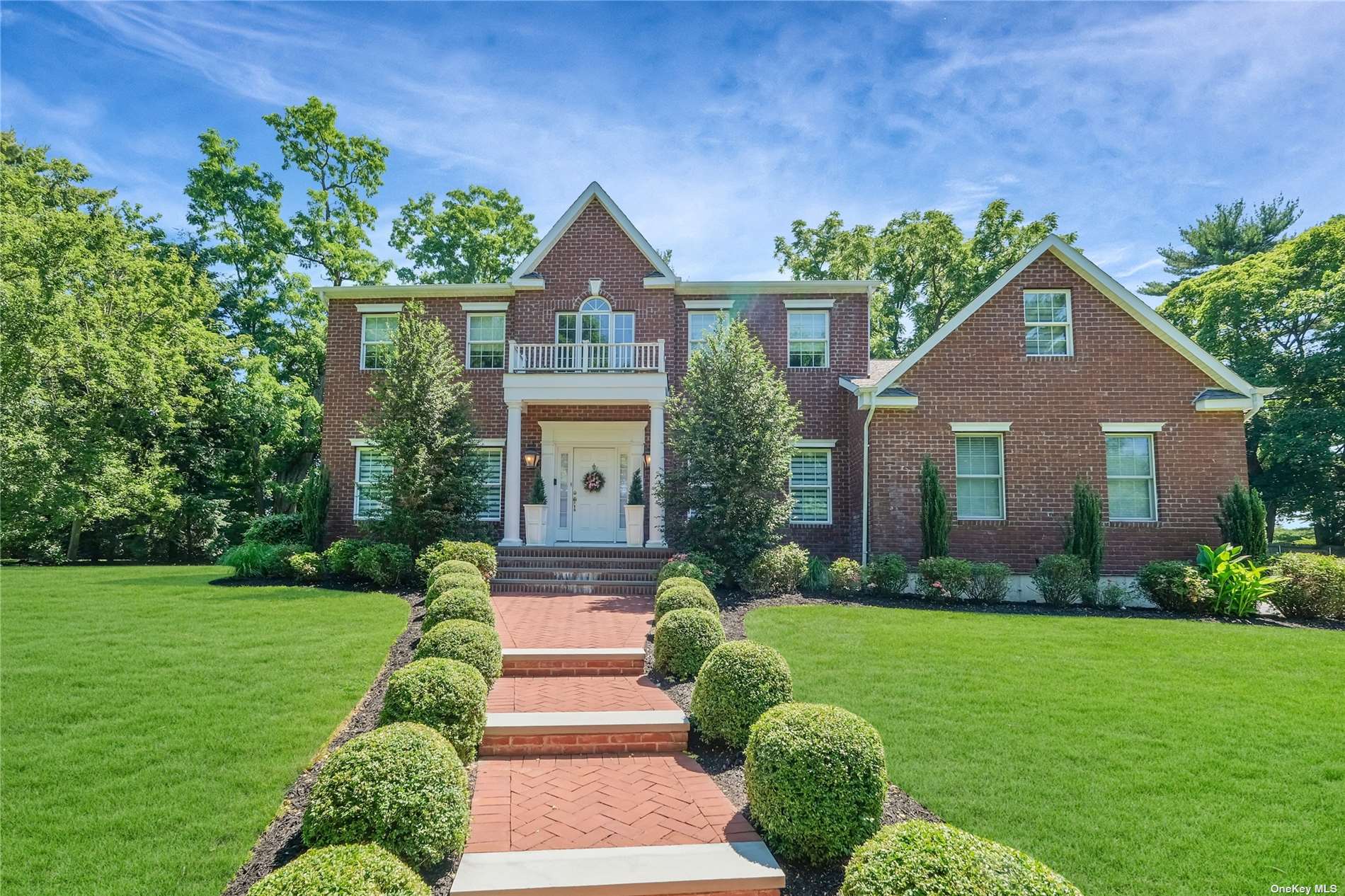 Long Meadow Ln, Glen Cove, NY 11542