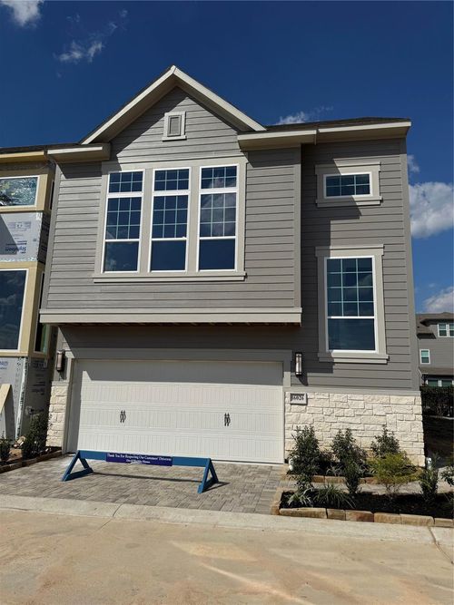 16026 Hayes Park Dr, Houston, TX, 77079-2146 | Card Image
