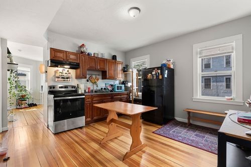 2-170 Allston St, Providence, RI, 02908-5524 | Card Image