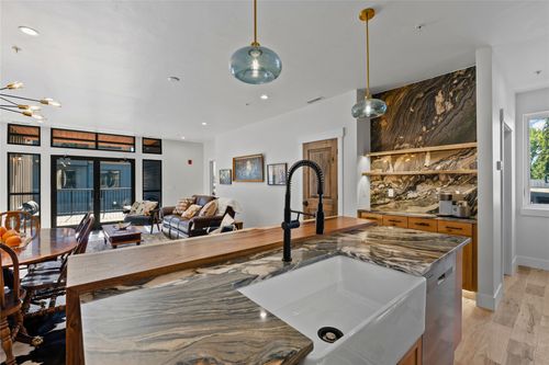 202-331 Baker Ave, Whitefish, MT, 59937-2433 | Card Image
