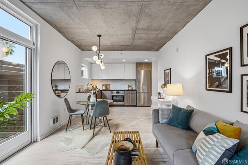 206-45 Bartlett St, San Francisco, CA, 94110-2490 | Card Image
