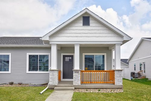 9740 Regatta Ln, Johnston, IA, 50131-3701 | Card Image