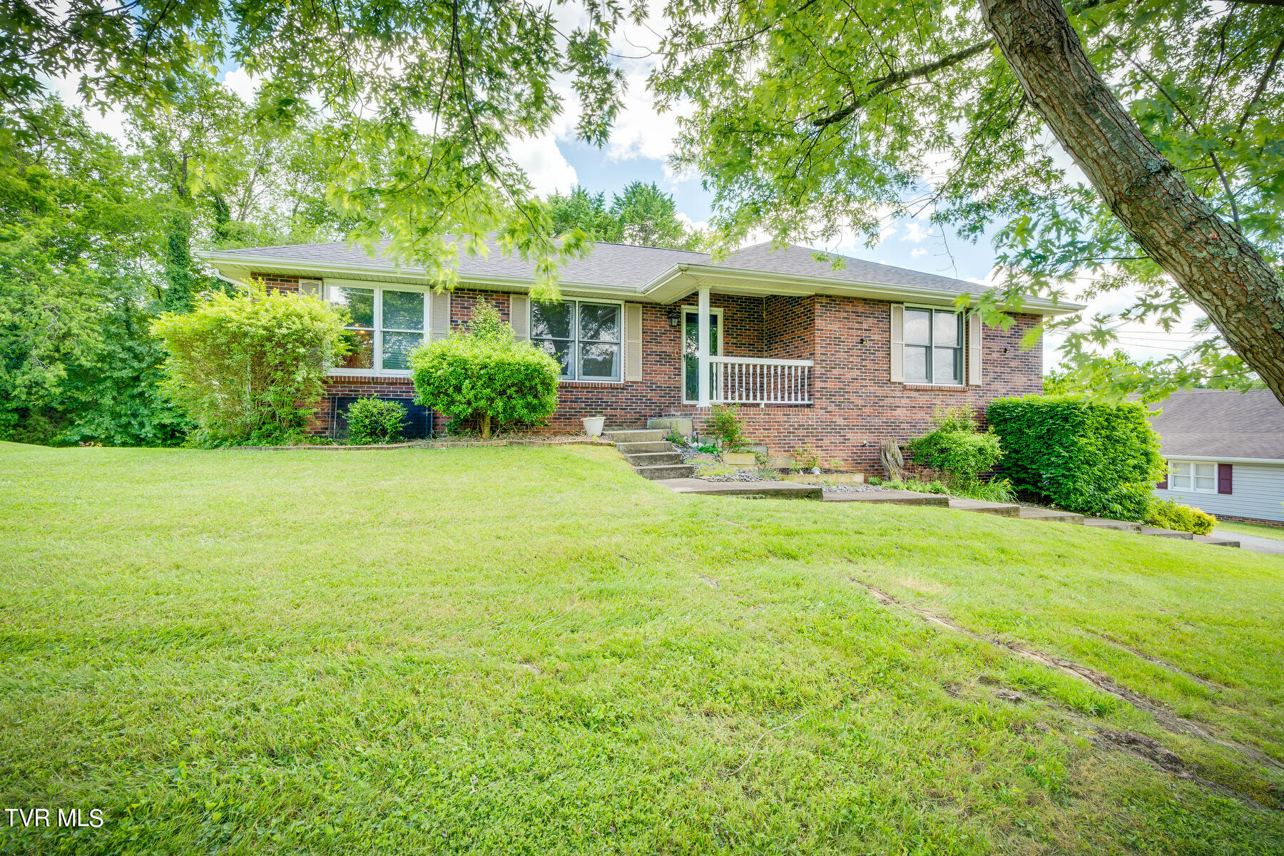 Woodstone Cir, Bristol, VA 24202