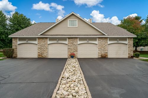 2307 Turnberry Court, Beloit, WI, 53511 | Card Image