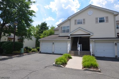 63 Potomac Dr, Basking Ridge, NJ, 07920-3199 | Card Image