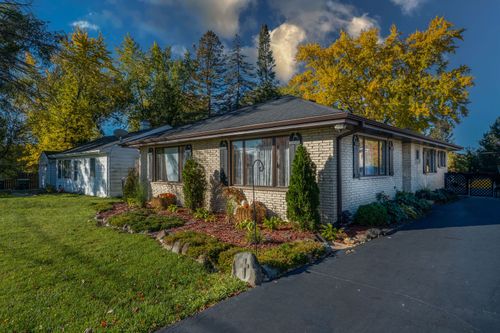 104 Lakewood Dr, Antioch, IL, 60002-1684 | Card Image