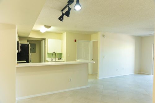 apt-211-2600 S University Dr, Davie, FL, 33328-1465 | Card Image