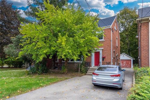 27 Forsyth Avenue S, Hamilton, ON, L8S2A4 | Card Image
