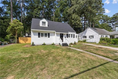 8239 Redwood Cir, Norfolk, VA, 23518-2856 | Card Image