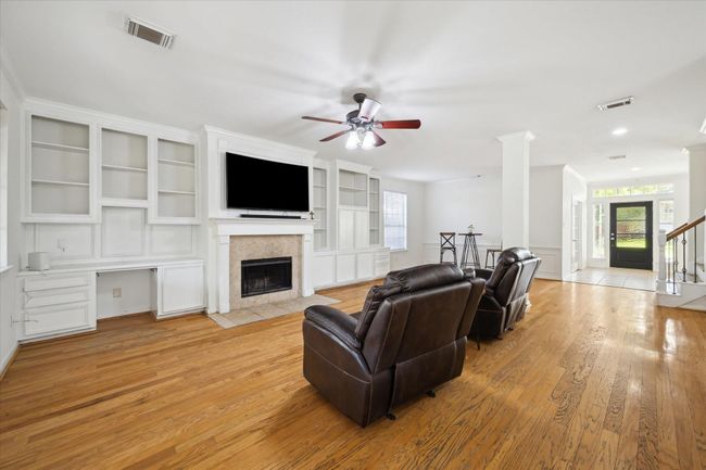 1811 Oakbrook Cir, House other with 4 bedrooms, 3 bathrooms and 2 parking in Pearland TX | Image 8