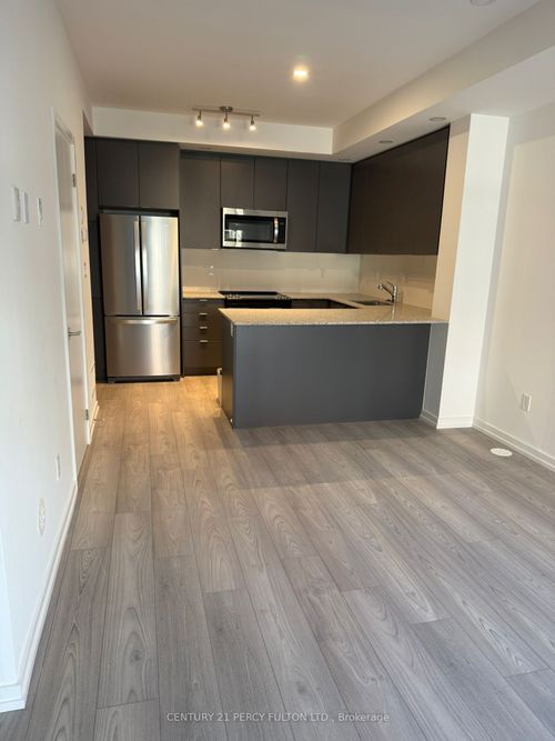 23-17 Lytham Green Cir, Newmarket, ON, L3Y0H4 | Card Image