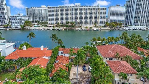 0-5661 Pine Tree Dr, Miami Beach, FL, 33140-2149 | Card Image