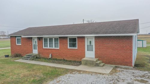 712 E 3rd St, Reynolds, IN, 47980-8145 | Card Image