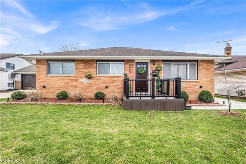 19401 Kilson Ave, Cleveland, OH, 44135-1762 | Card Image