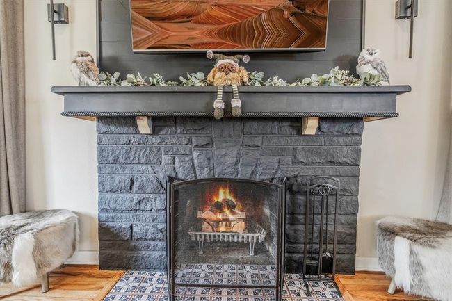 Woodburning fireplace | Image 6