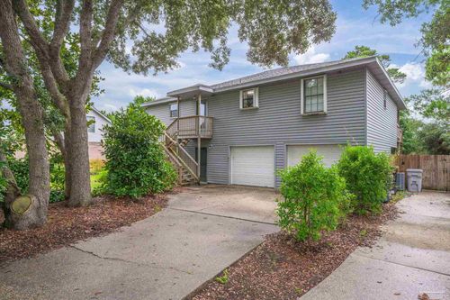 6913 Sea Shark Cir, Navarre, FL, 32566-7408 | Card Image