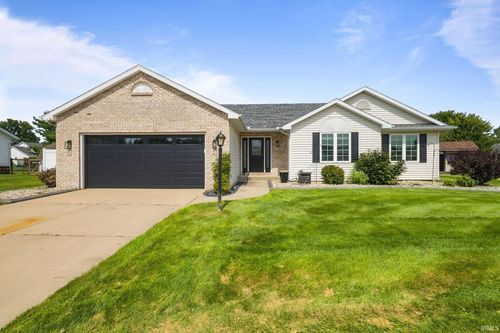 11101 Golden Pheasant Dr, Osceola, IN, 46561-8524 | Card Image
