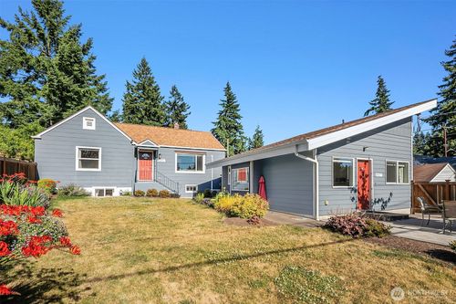13316 30th Ave Ne, Seattle, WA, 98125-4408 | Card Image