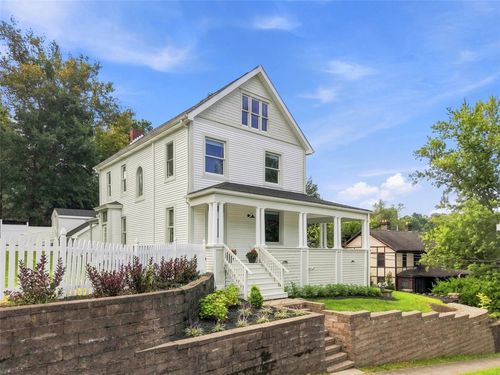104 1st St, Oakdale, PA, 15071-1220 | Card Image