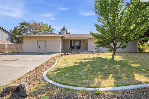 4617 W 14th Ave, Kennewick, WA, 99338-1720 | Card Image
