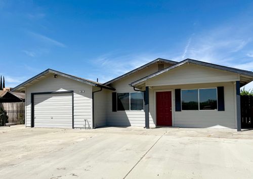 694 W Clay Ave, Earlimart, CA, 93219-8012 | Card Image