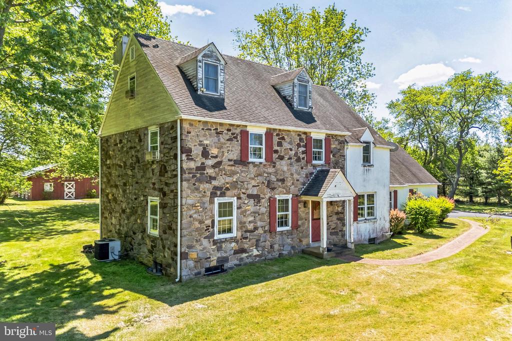 Pineville Rd, Newtown, PA 18940