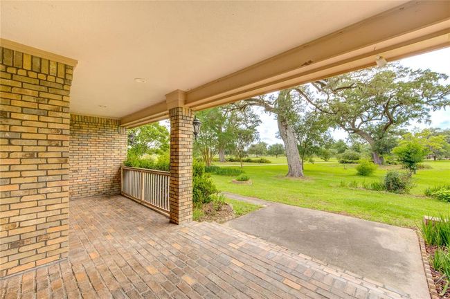 2418 Majestic Oaks Ct, House other with 5 bedrooms, 6 bathrooms and null parking in Rosharon TX | Image 12
