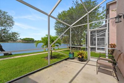 10762 Pelican Drive, Townhouse with 3 bedrooms, 2 bathrooms and null parking in Wellington FL | Image 3