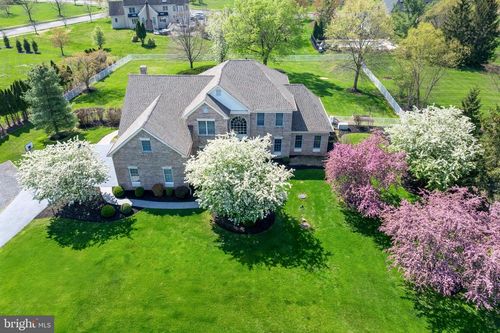 38 Southfield Dr, Belle Mead, NJ, 08502-4025 | Card Image