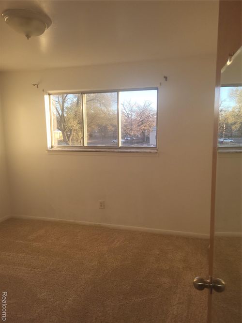 apt-213-19160 Winston St, Detroit, MI, 48219-1691 | Card Image