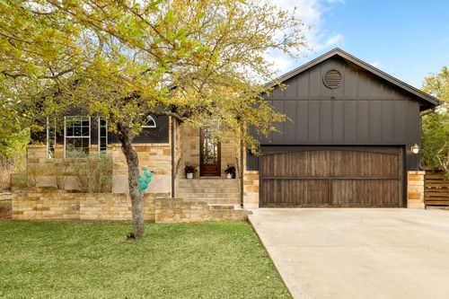 2 Crooked Arrow St, Wimberley, TX, 78676-2127 | Card Image