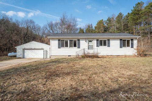 3501 15 Mile Rd, Cedar Springs, MI, 49319-9184 | Card Image