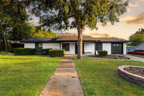 218 E 7th St, Weatherford, TX, 76086-1710 | Card Image