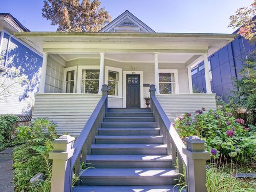 256 E 16th Ave, Vancouver, BC, V5T2T4 | Card Image