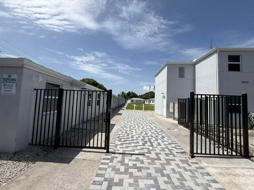 15-4393 Windsor Avenue, West Palm Beach, FL, 33407 | Card Image