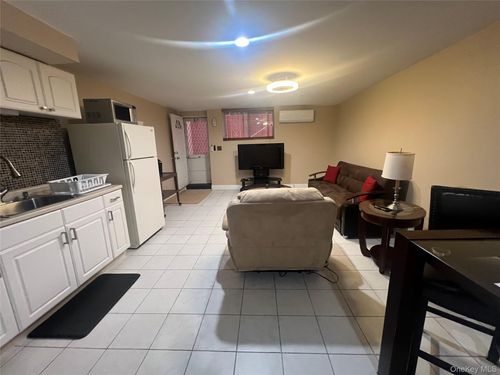 ll-125 84th Rd, Kew Gardens, NY, 11415-2247 | Card Image