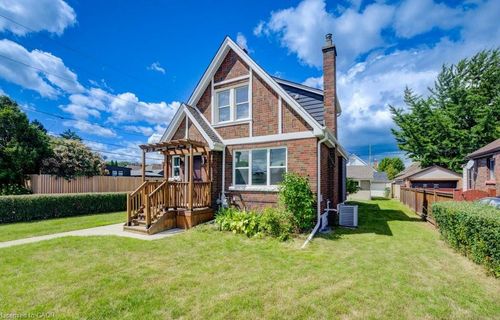 28 Barons Ave S, Hamilton, ON, L8K2X9 | Card Image