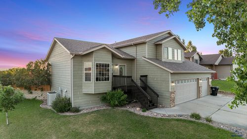 929 Missoula St, RAPID CITY, SD, 57703-5700 | Card Image